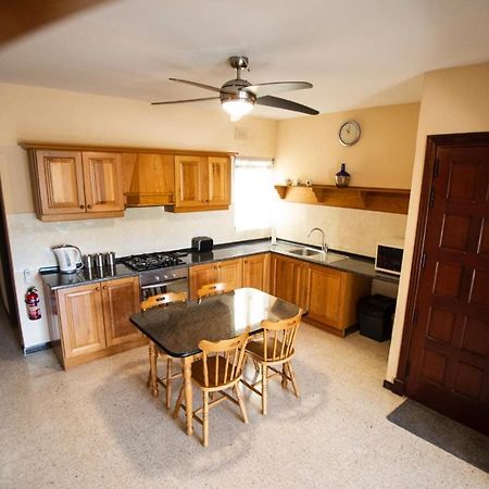 Apartment 5 Mins Away From The Beach. St. Paul's Bay Esterno foto
