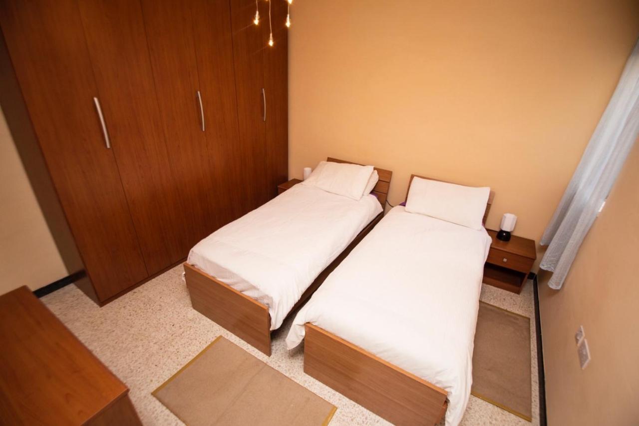 Apartment 5 Mins Away From The Beach. St. Paul's Bay Esterno foto